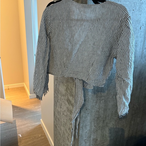 Linen wrap crop top - Picture 3 of 3